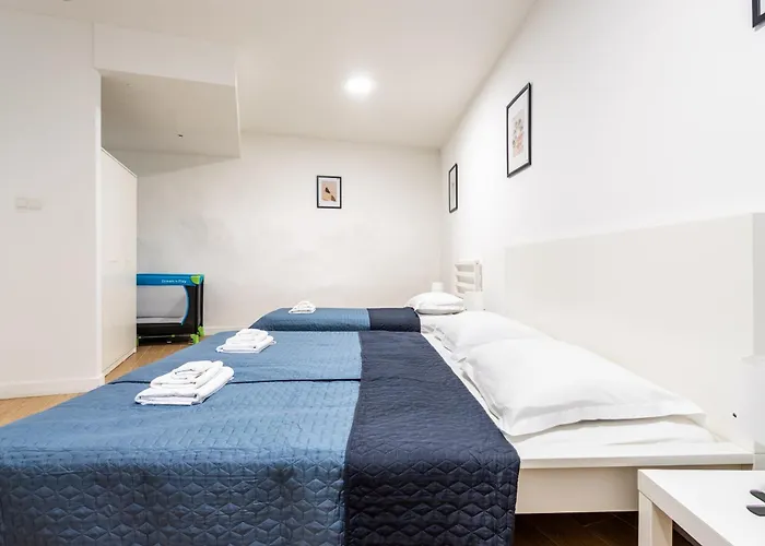 Zeus Downtown Apartment